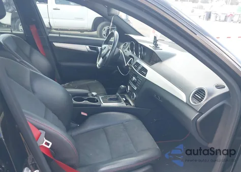 2013 Mercedes-Benz C 300 Sport 4Matic из США, поврежденный, VIN WDDGF8AB4DR248707